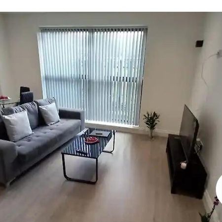 Lovely 2-Bedrooms With Free Parking Canvey Island Extérieur photo