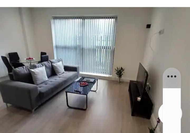 Lovely 2-Bedrooms With Free Parking Canvey Island Extérieur photo
