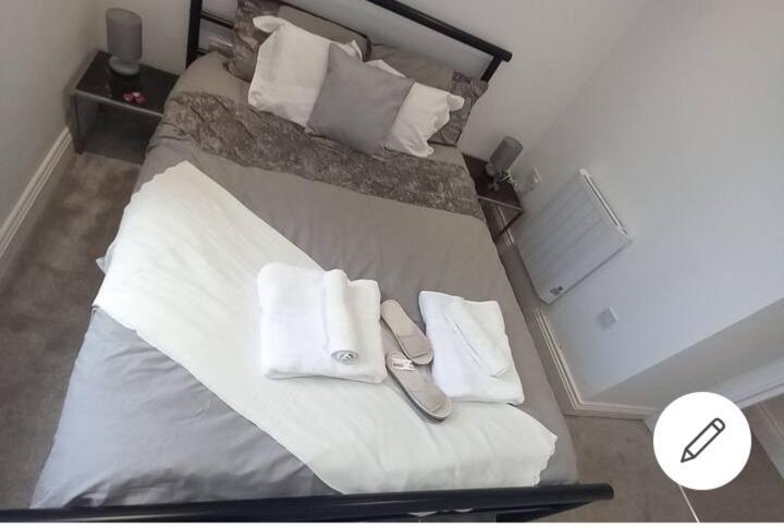 Lovely 2-Bedrooms With Free Parking Canvey Island Extérieur photo